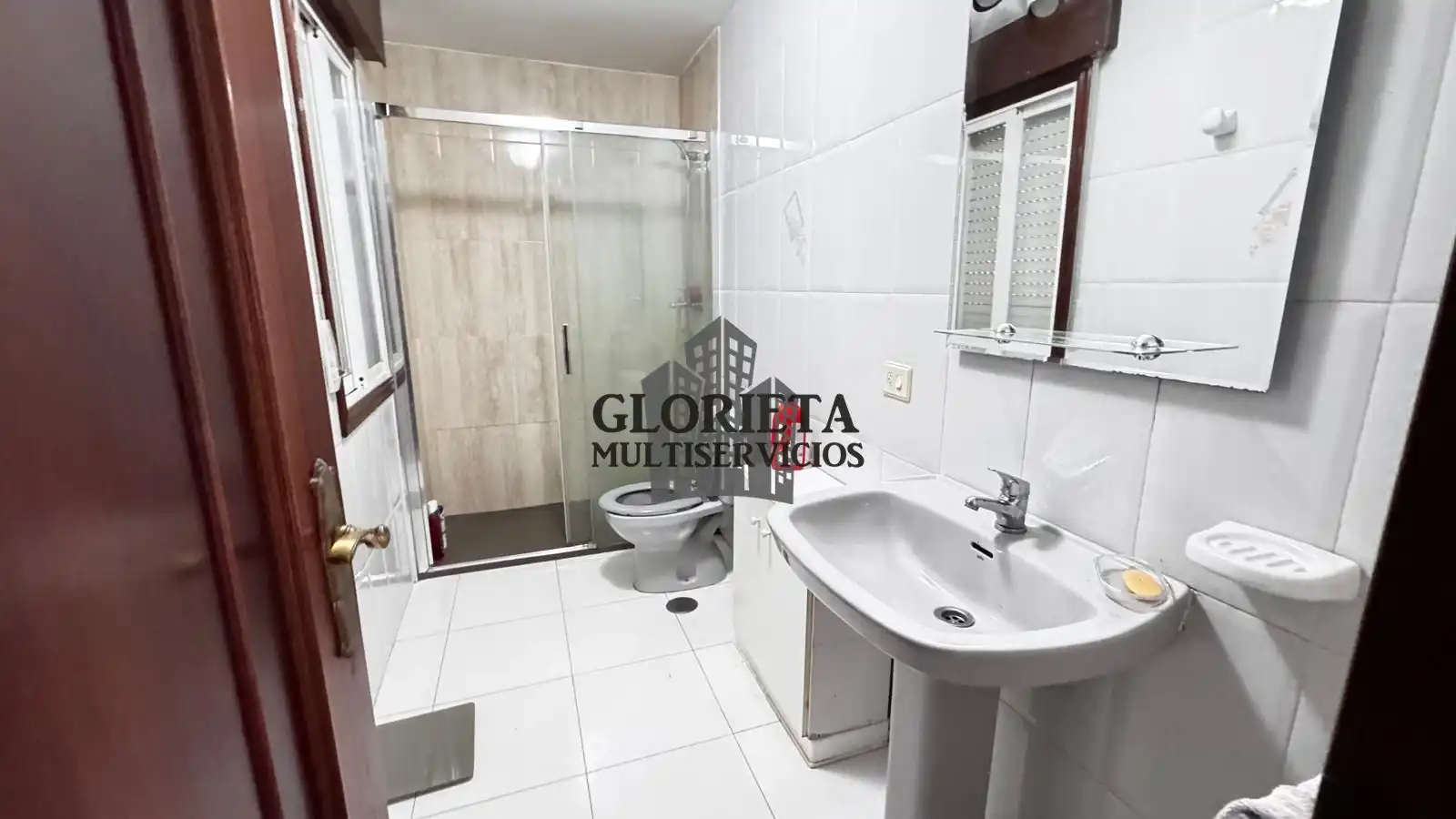 Baño de Ático en venta en Caldas de Reis con Calefacción, Trastero y Amueblado