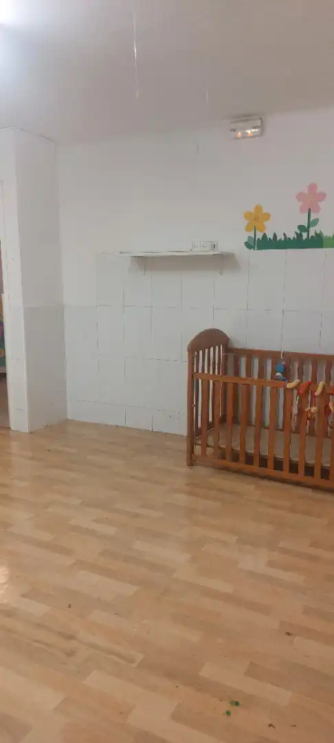 Schlafzimmer von Büro zur Miete in Badalona