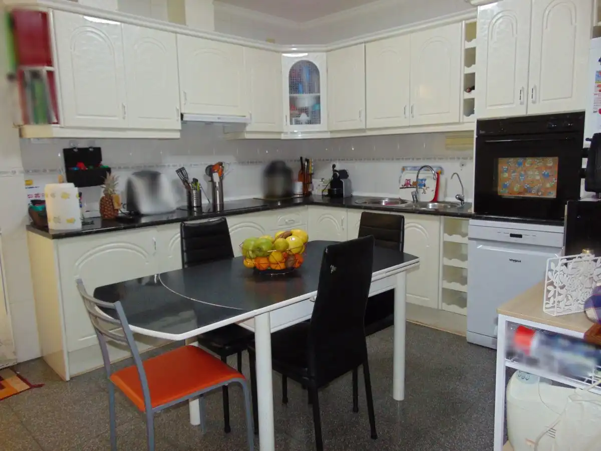 Cuina de Casa o xalet en venda en Valdepeñas amb Aire condicionat, Calefacció i Terrassa