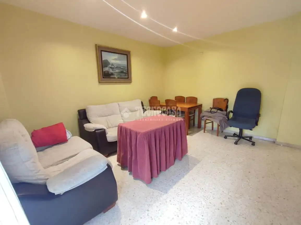 Living room of Flat for sale in Sevilla  with Air Conditioner, Terrace and Furnished