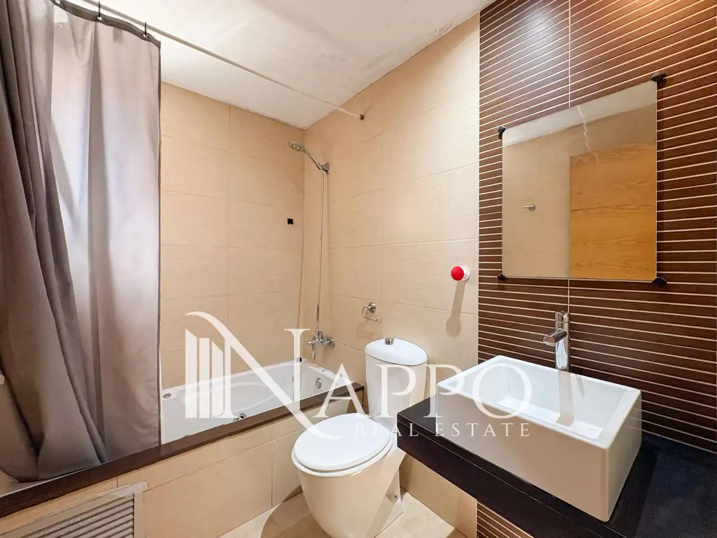Baño de Piso en venta en  Palma de Mallorca con Aire acondicionado, Calefacción y Amueblado