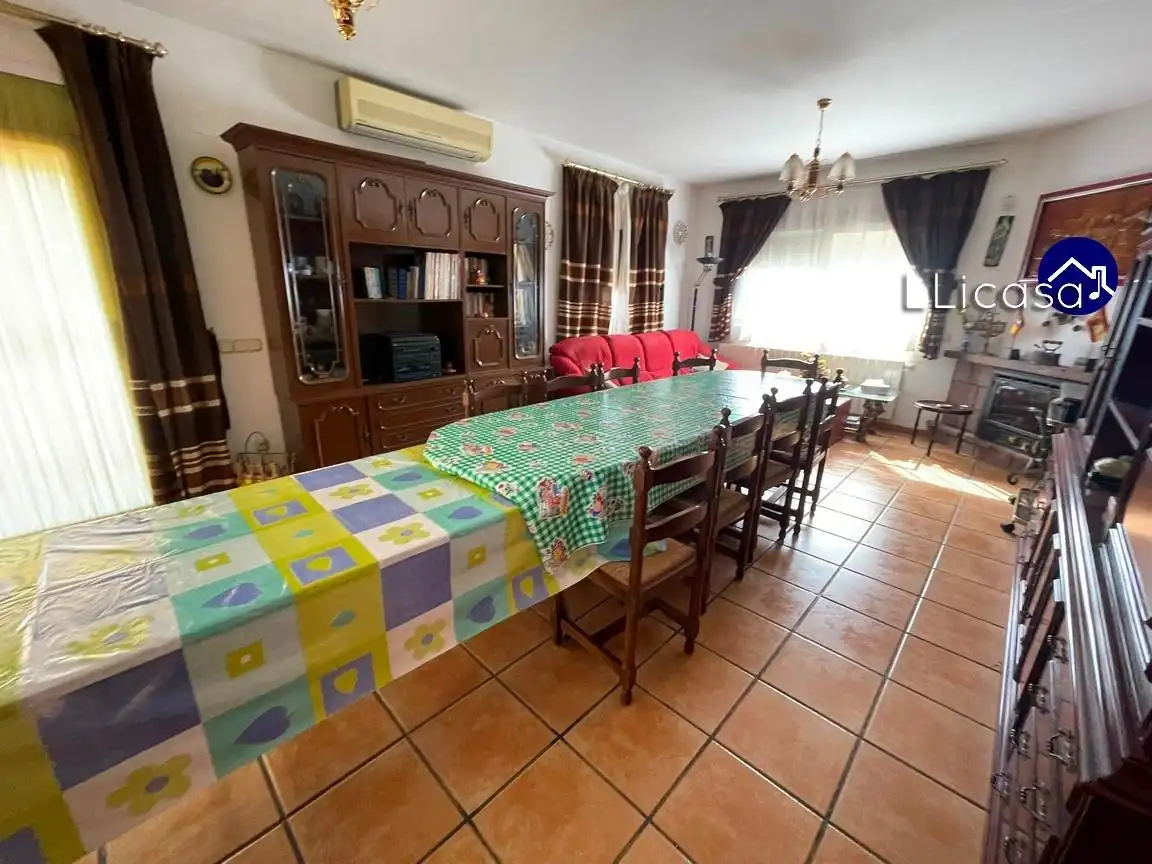 Comedor de Casa o chalet en venta en La Pobla de Vallbona con Calefacción, Jardín privado y Terraza