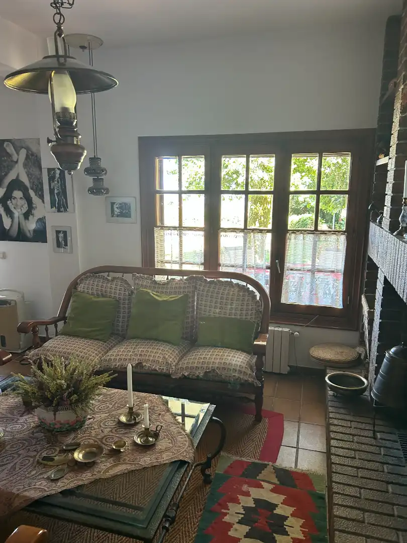 Sala de estar de Casa o chalet en venta en Vigo  con Calefacción, Jardín privado y Parquet