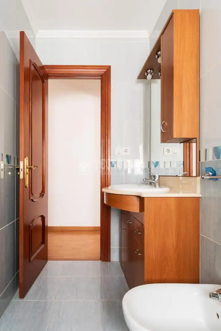 Bathroom of Flat for sale in Zaragoza  with Heating