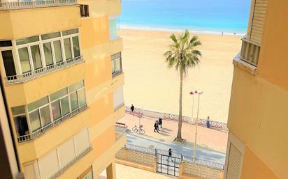 Exterior view of Flat for sale in  Cádiz Capital  with Air Conditioner, Terrace and Oven