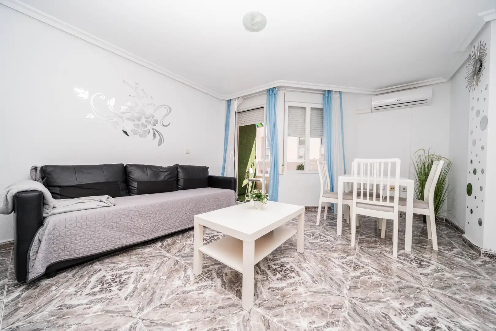 Appartement compact avec ascenseur à louer à Playa del Cura