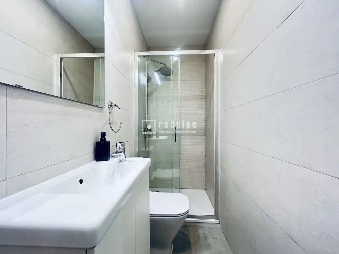 Baño de Piso en venta en Madrid con Terraza, Amueblado y Alarma