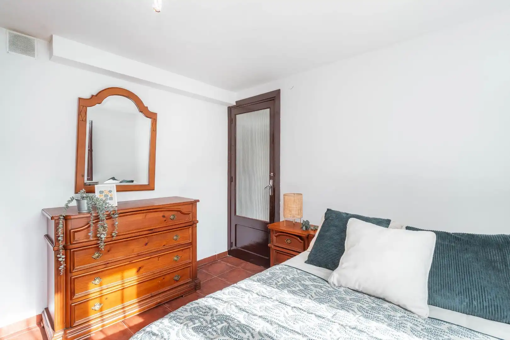 Habitación de Casa o chalet en venta en Burón con Jardín privado y Amueblado