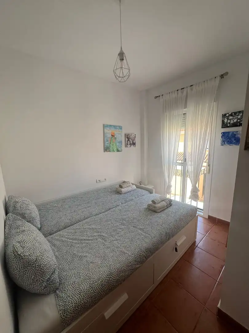 Habitación de Casa adosada en venta en Islantilla con Jardín privado, Trastero y Piscina comunitaria
