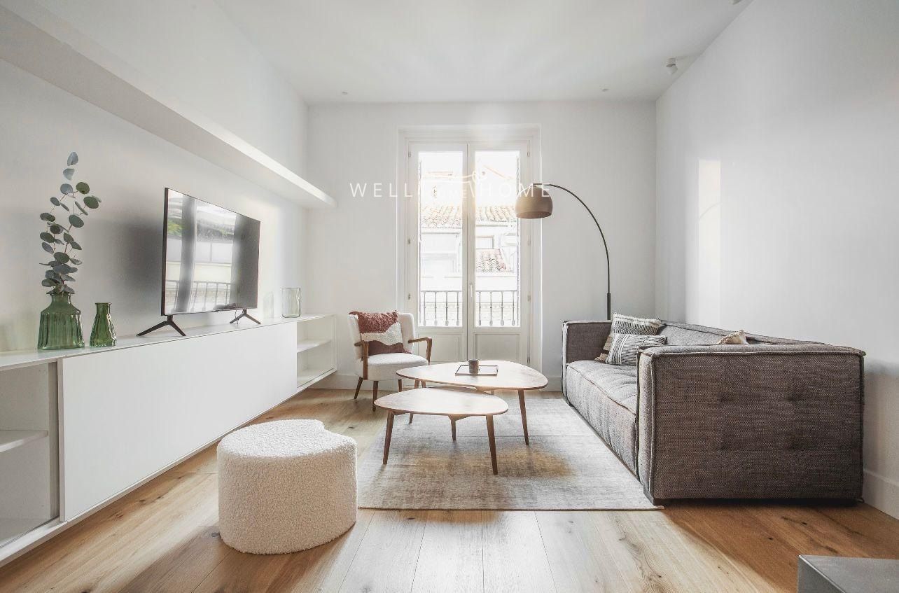 Living room of Duplex for sale in  Madrid Capital  with Air Conditioner, Heating and Parquet flooring