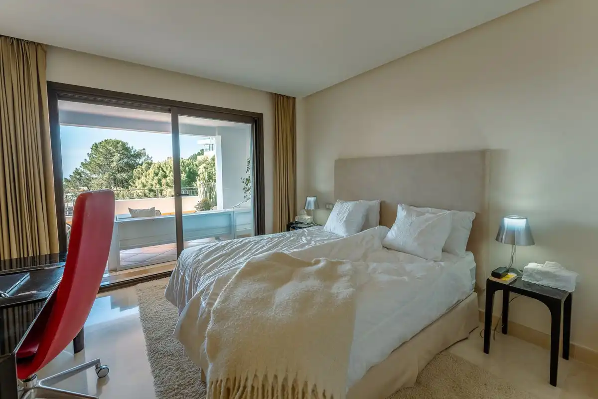 Dormitori de Apartament en venda en Benahavís amb Alarma