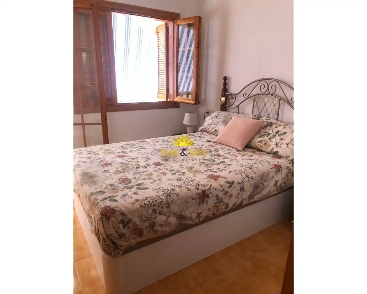 Dormitori de Dúplex de lloguer en Santa Pola amb Aire condicionat, Calefacció i Terrassa