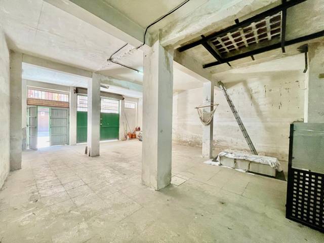 Local comercial en Venta en Conquistador Ruif Tafur en Viñuela - Rescatado