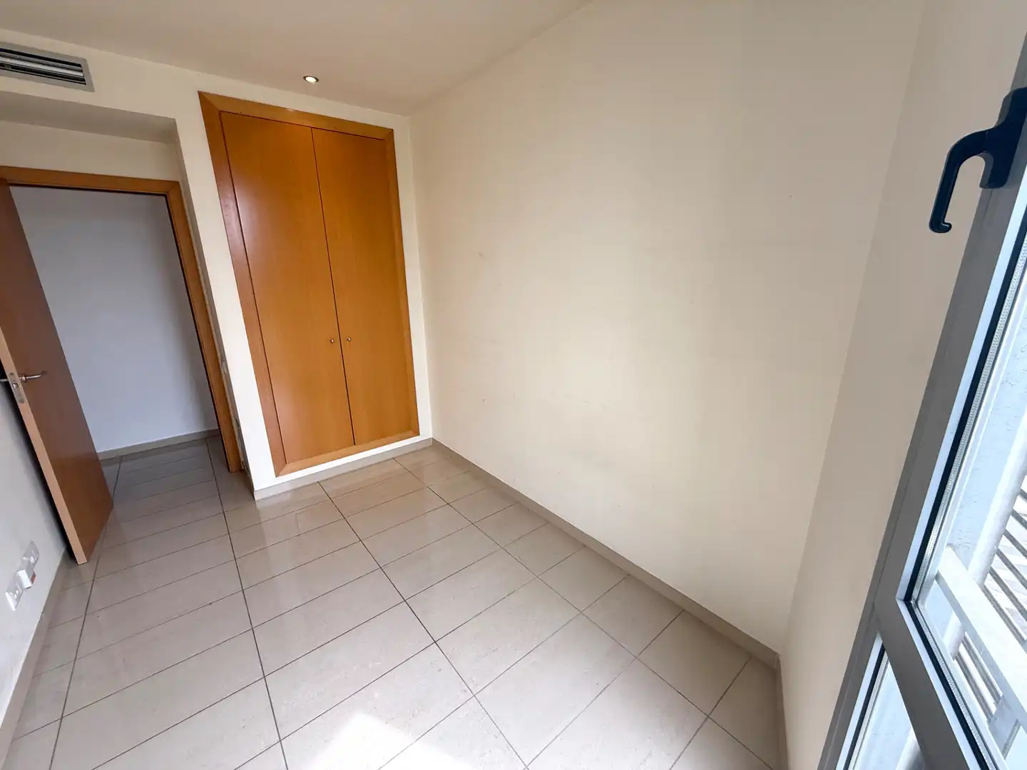 Flat for sale in L'Hospitalet de Llobregat  with Air Conditioner, Heating and Oven