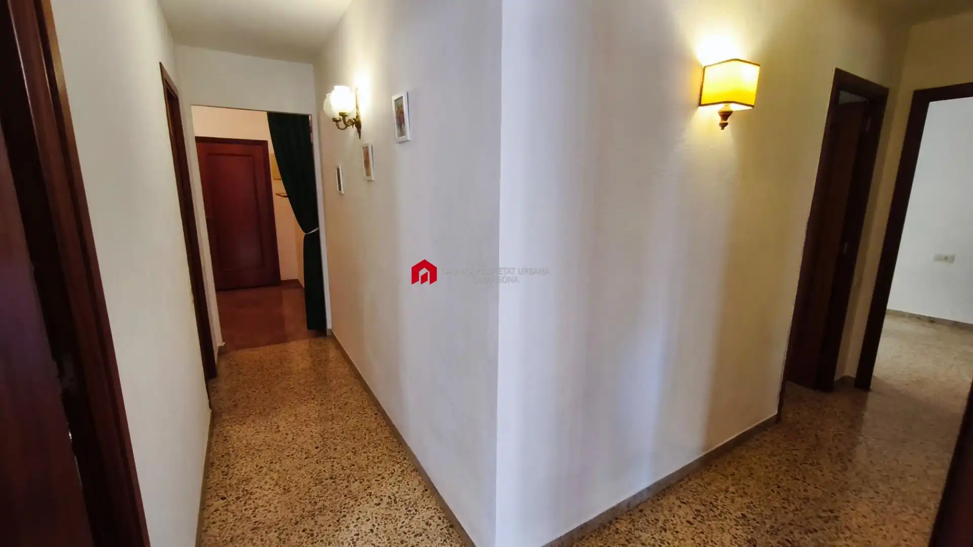 Wohnung zum Verkauf in Tortosa mit Privatgarten, Terrasse und Möbliert
