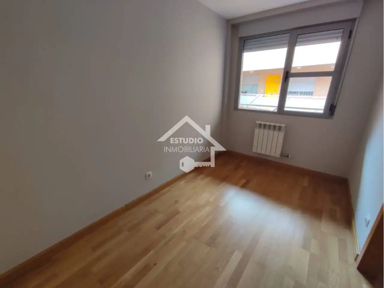 Dormitori de Dúplex en venda en Navarrete amb Calefacció i Parquet