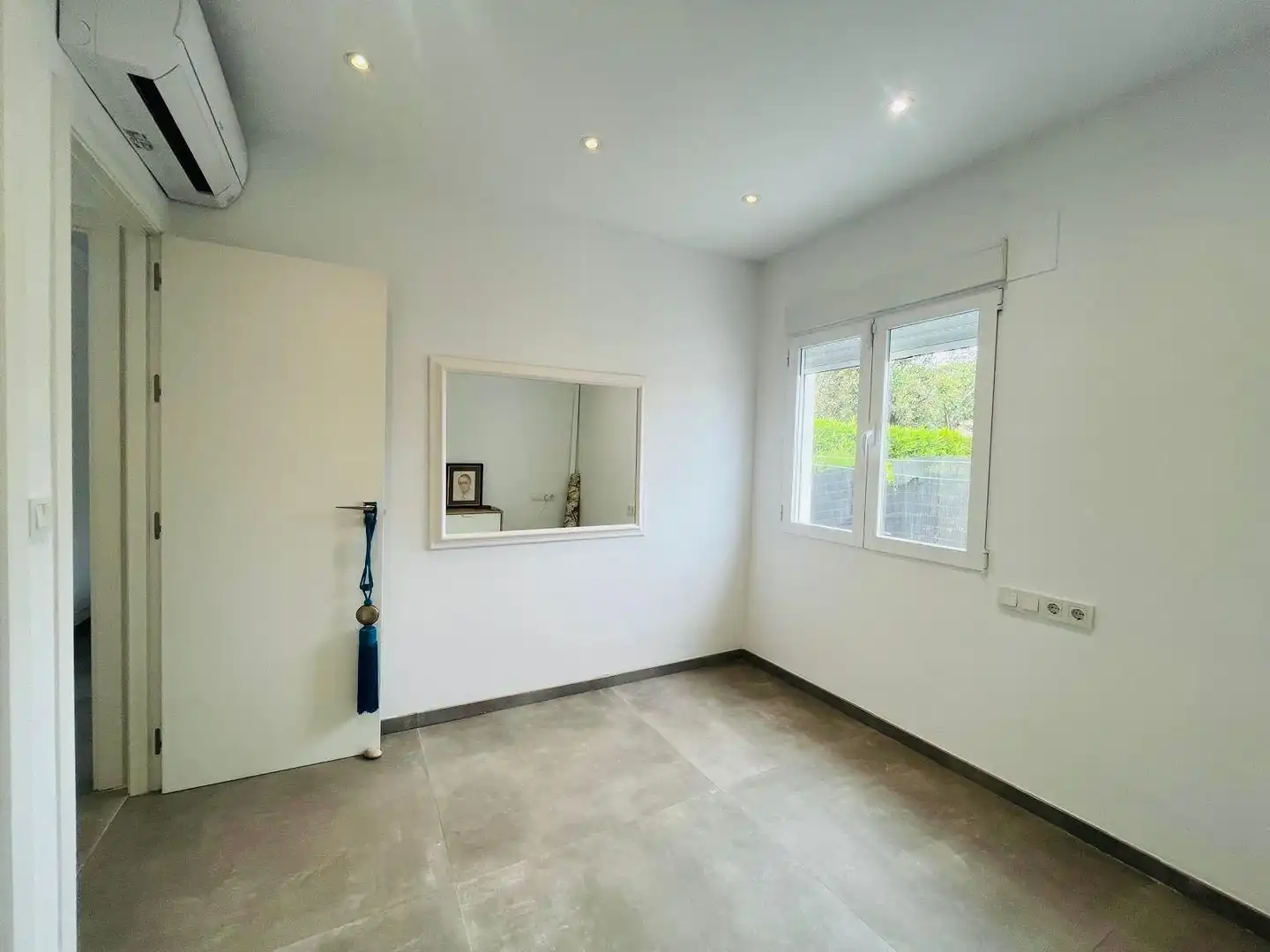 Bungalow with pool for sale in Escandinavia - Cautivador, imagen 5