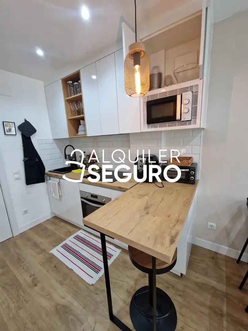 Cocina de Piso de alquiler en Madrid con Aire acondicionado, Calefacción y Amueblado