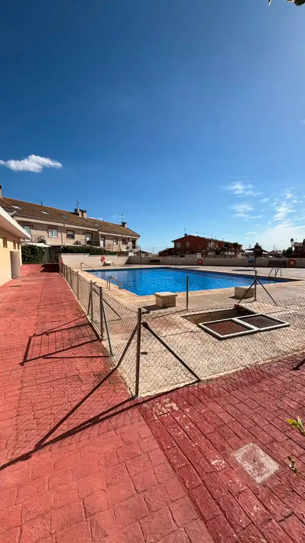 Piscina de Casa adosada en venta en Seseña con Calefacción, Jardín privado y Terraza
