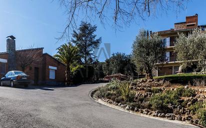 Vista exterior de Casa o xalet en venda en Viladecavalls amb Terrassa i Piscina