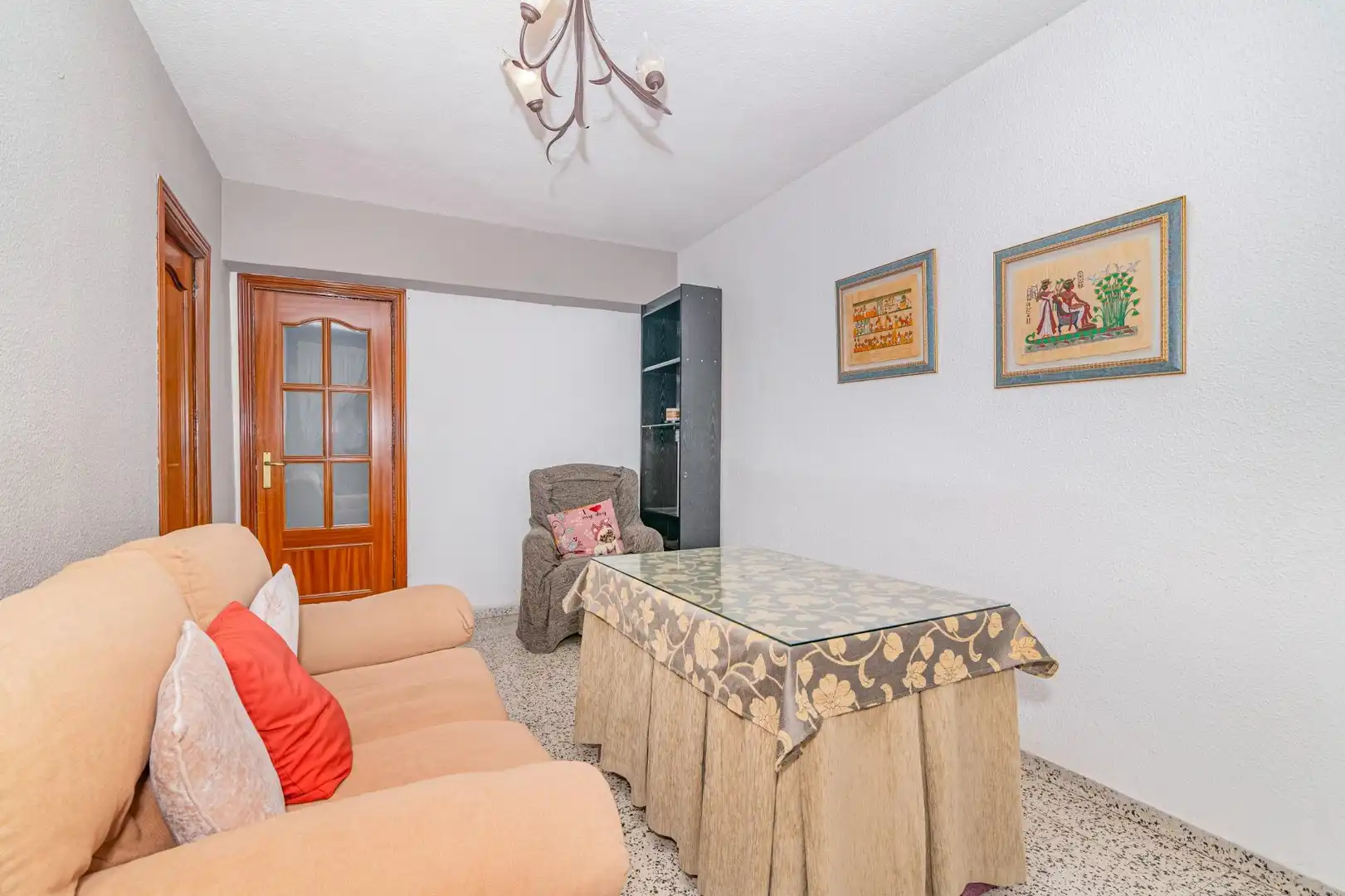 Living room of Flat for sale in  Granada Capital  with Balcony