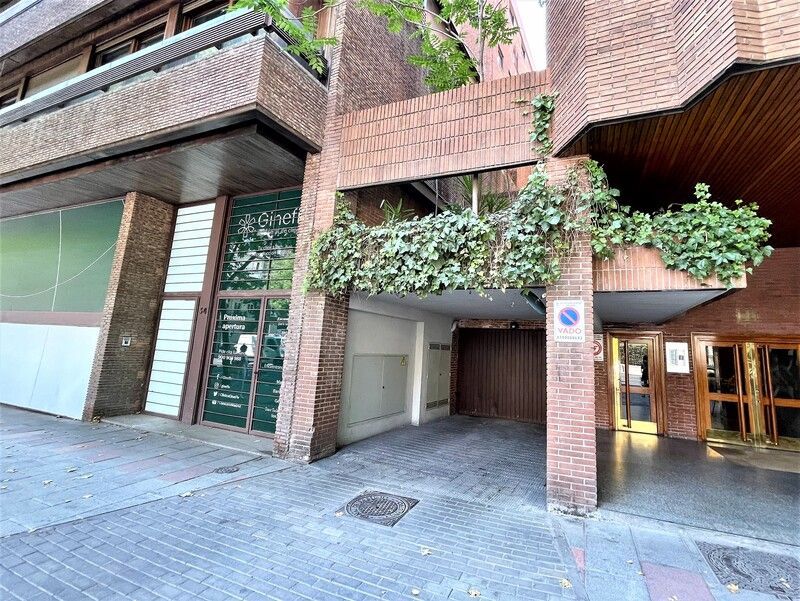 Garatge en venda a Paseo del General Martínez Campos, 32, Almagro