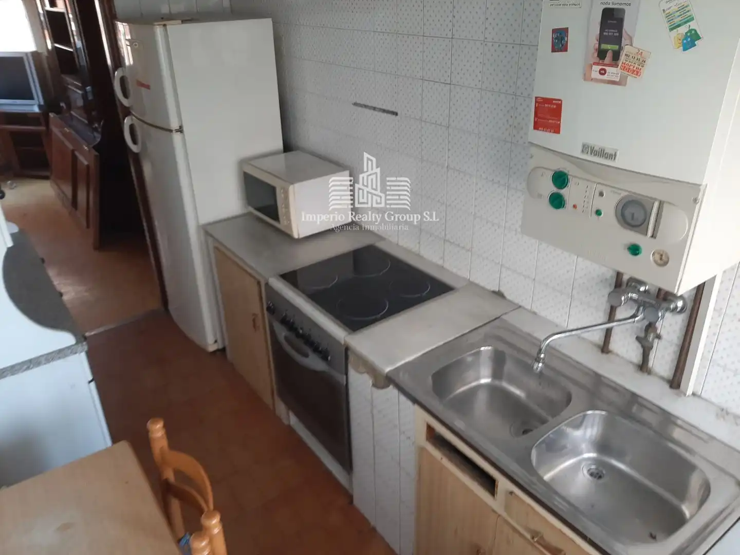 Cuina de Pis en venda en Oviedo  amb Calefacció i Moblat