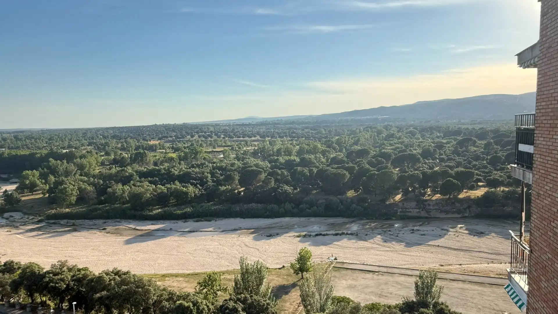 Piso en venta en Aldea del Fresno con Aire acondicionado, Terraza y Amueblado