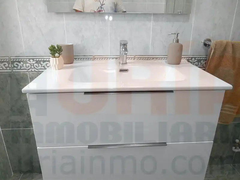 Badezimmer von Wohnung zur Miete in Oviedo  mit Heizung, Terrasse und Möbliert