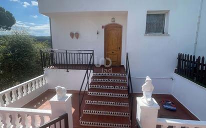 Vista exterior de Casa o xalet en venda en Llagostera amb Terrassa i Piscina