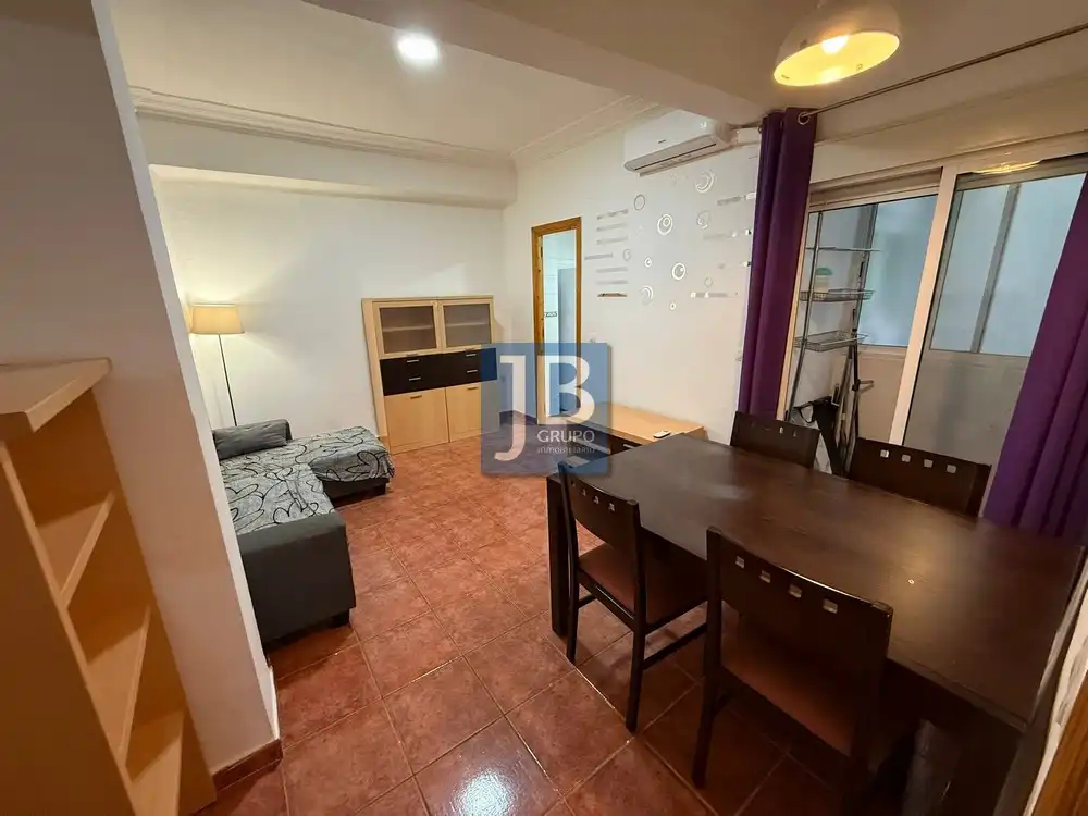 Flat for sale in Carrer de la Reina, imagen 2