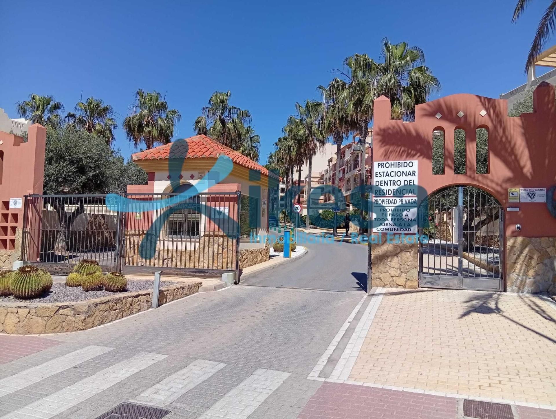 Vista exterior de Pis en venda en El Ejido amb Terrassa