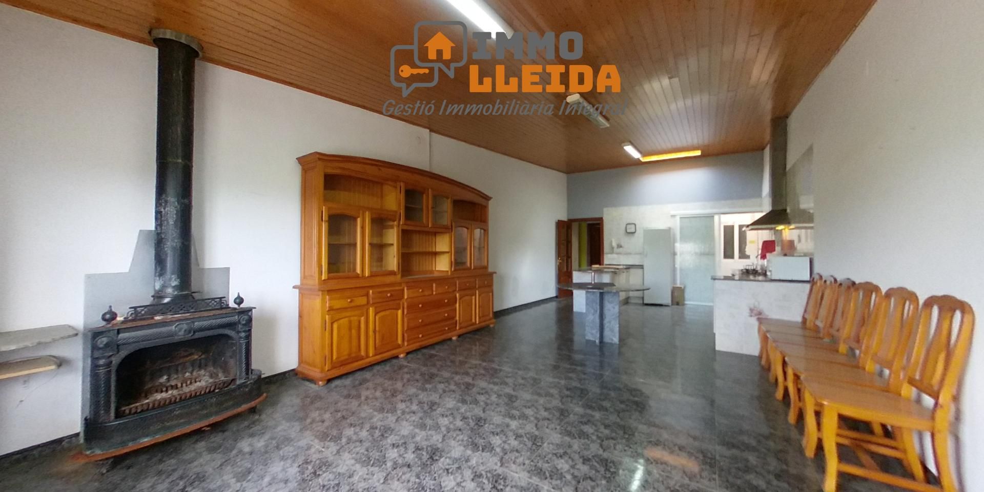 Vista exterior de Casa adosada en venta en Maials con Terraza, Trastero y Amueblado