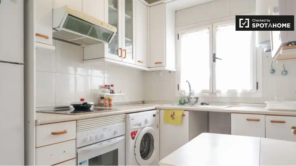Cocina de Piso de alquiler en Madrid con Aire acondicionado, Calefacción y Amueblado