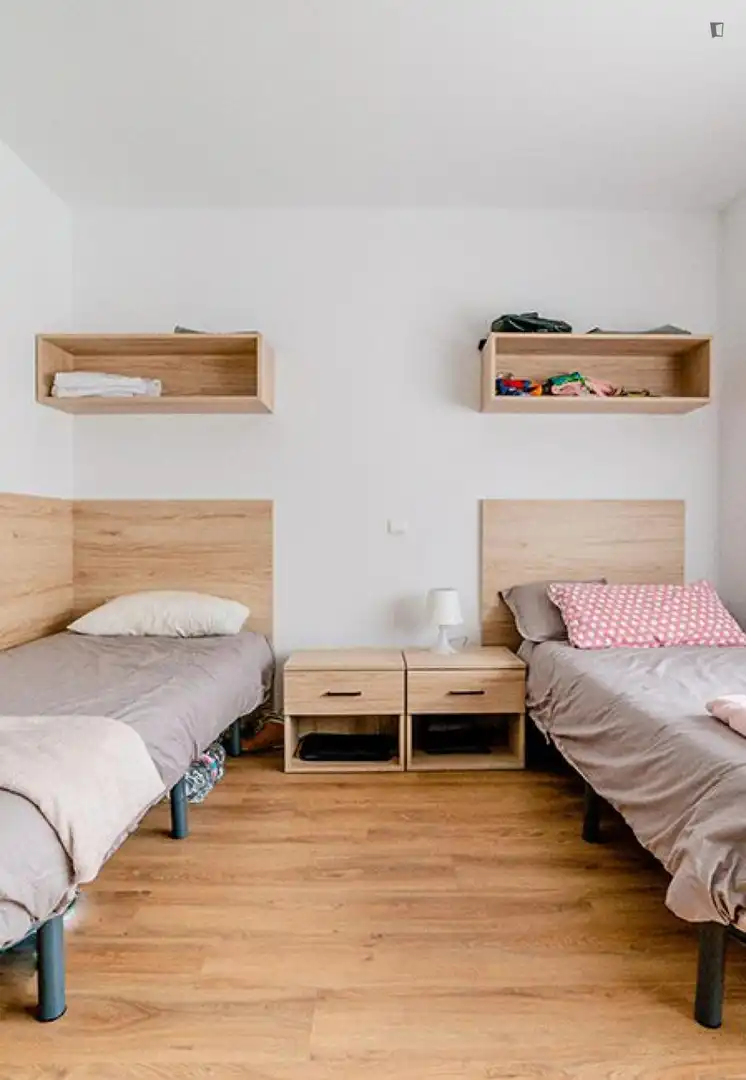 Schlafzimmer von Wohnung zur untervermieten in  Logroño mit Klimaanlage, Möbliert und Internet