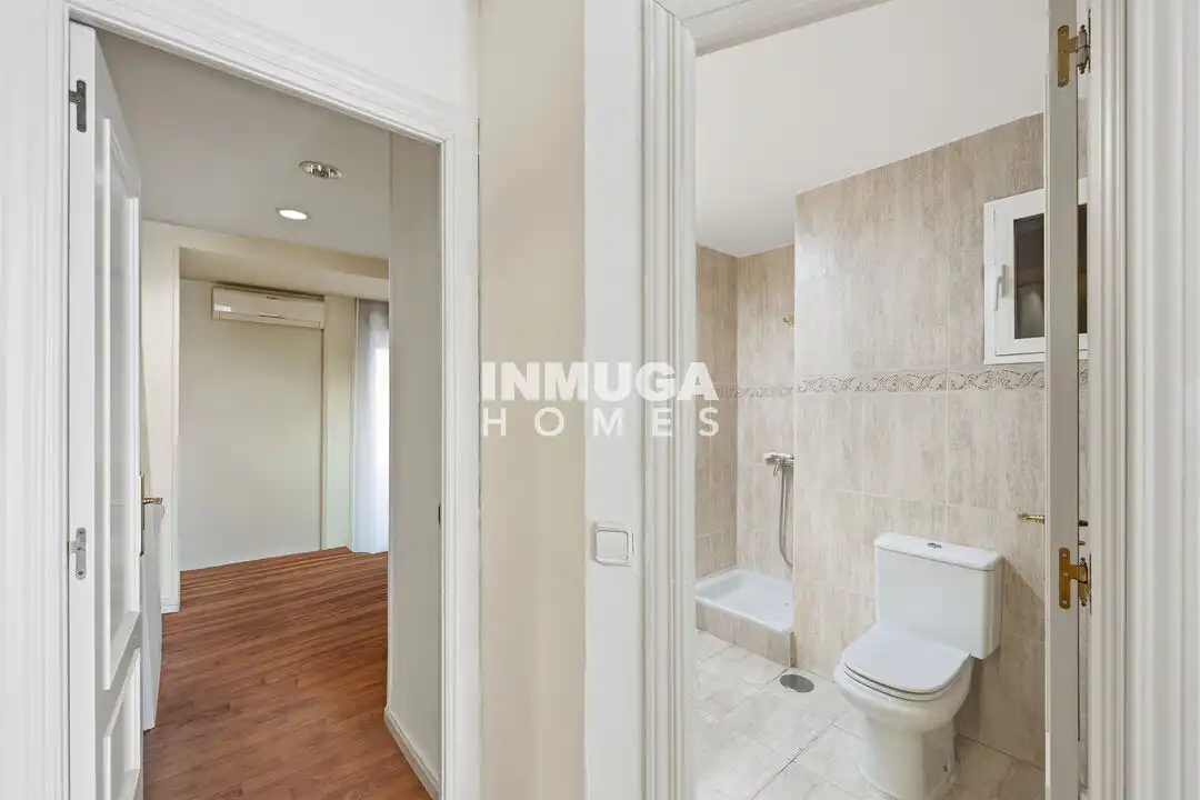 Bedroom of Flat for sale in Madrid  with Air Conditioner, Heating and Storage room