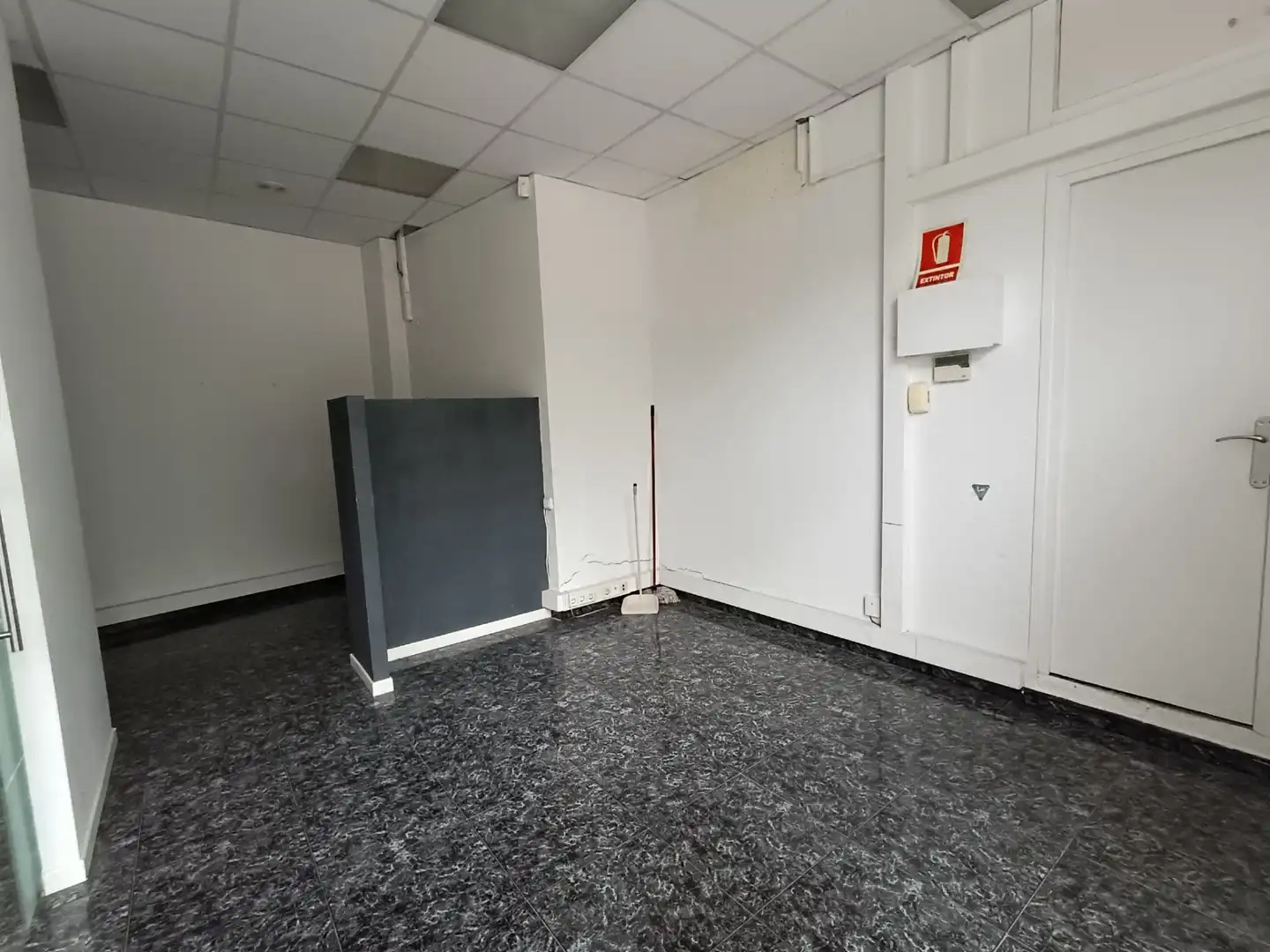 Geschaftsraum zur Miete in L'Hospitalet de Llobregat mit Alarm