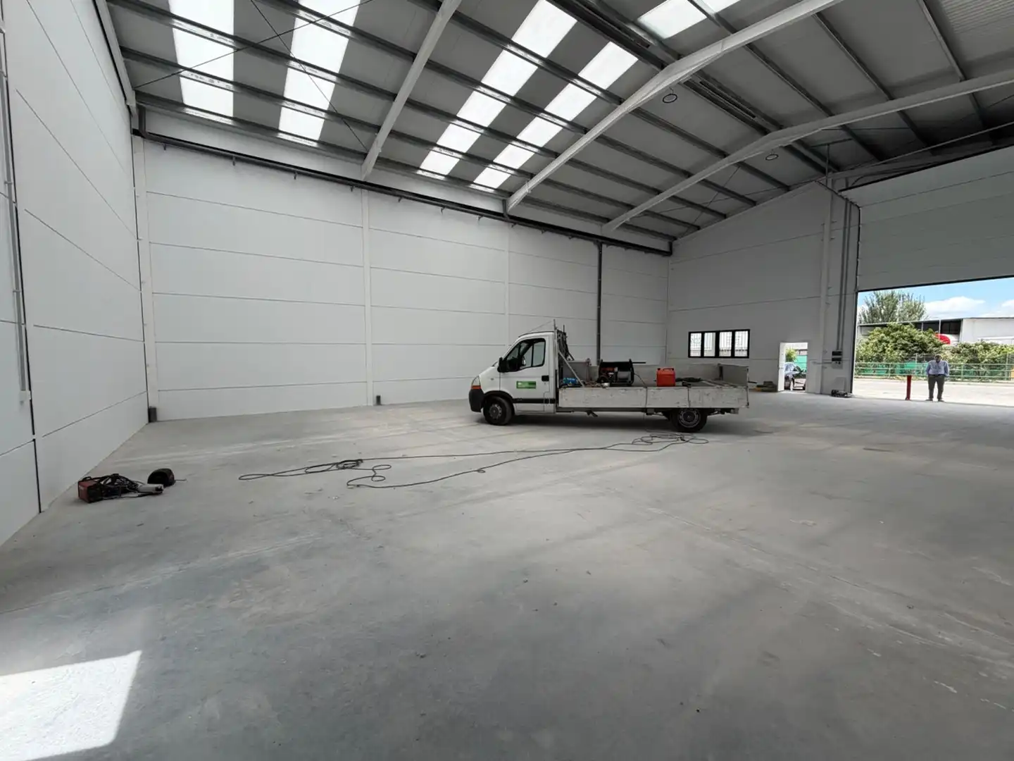 Parkplatz von Fabrikhallen zur Miete in La Zubia
