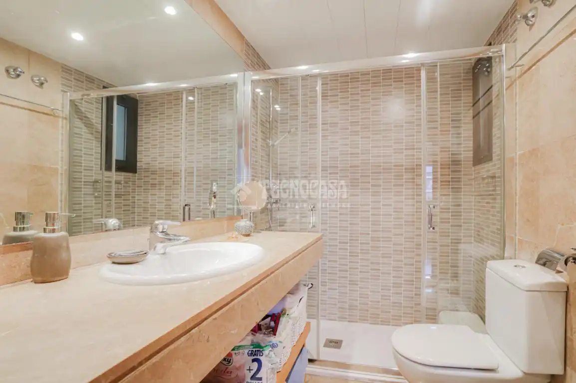 Baño de Piso en venta en Barcelona con Balcón