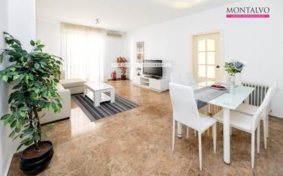 Living room of Flat for sale in  Granada Capital  with Air Conditioner, Heating and Storage room