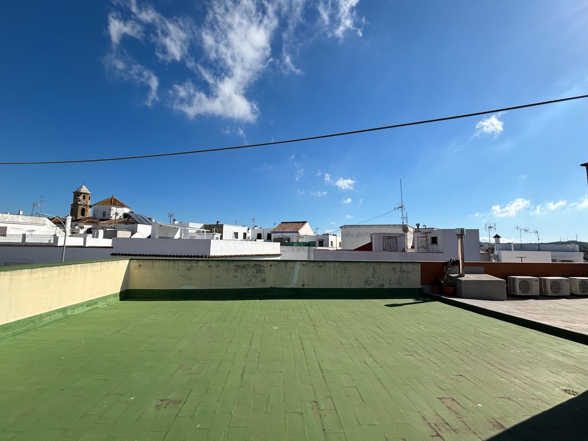 Vista exterior de Casa o xalet en venda en Los Barrios amb Terrassa