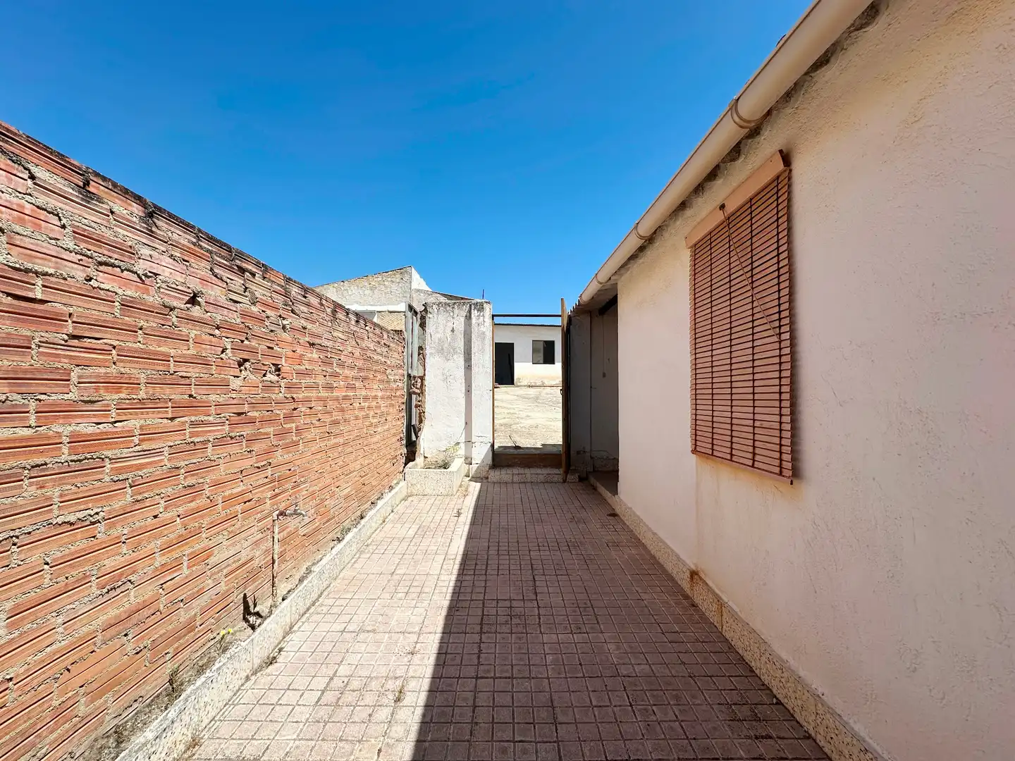 Vista exterior de Casa adosada en venta en Campillos