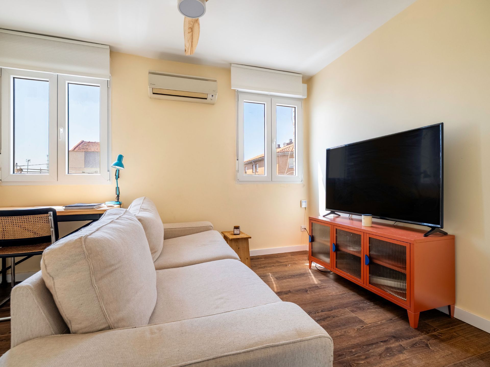 Bedroom of Flat for sale in  Madrid Capital  with Air Conditioner, Heating and Storage room