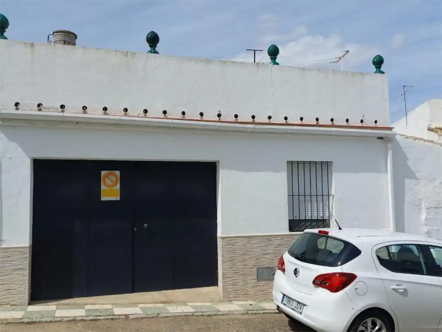 Vista exterior de Casa adosada en venda en Castilblanco de los Arroyos amb Aire condicionat, Jardí privat i Traster