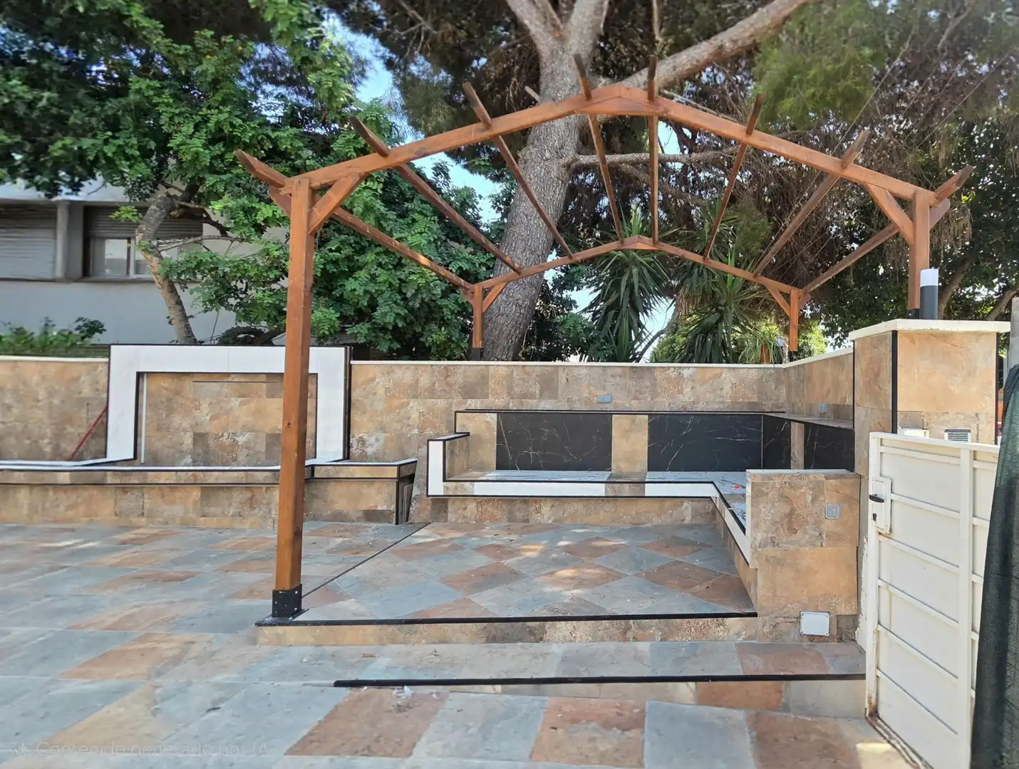 Terrassa de Casa o xalet en venda en El Vendrell amb Jardí privat, Terrassa i Piscina comunitària