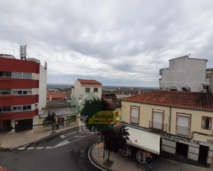 Exterior view of House or chalet for sale in Cáceres Capital  with Terrace