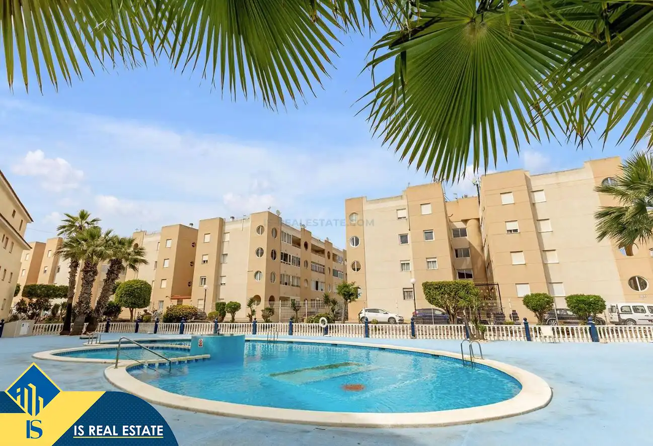 Apartament amb piscina en venda a Zona Carrefour - Urbanizaciones, imagen 2