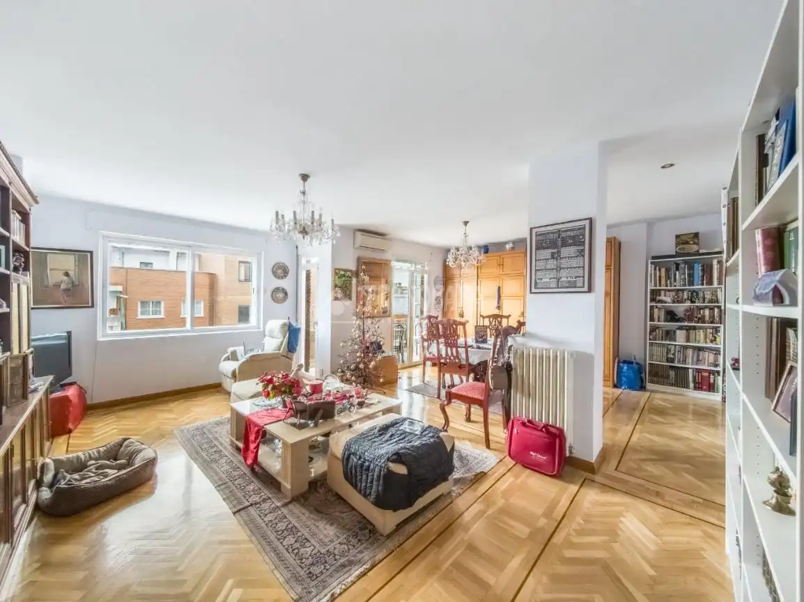 Wohnzimmer von Wohnung zum Verkauf in Madrid mit Heizung, Parkett und Terrasse
