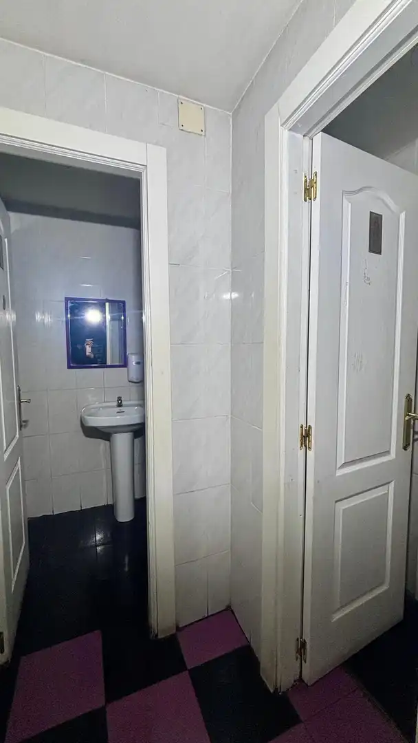 Bathroom of Commercial properties for sale in Salamanca