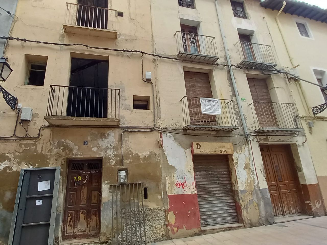 Vista exterior de Casa adosada en venda en  Huesca Capital